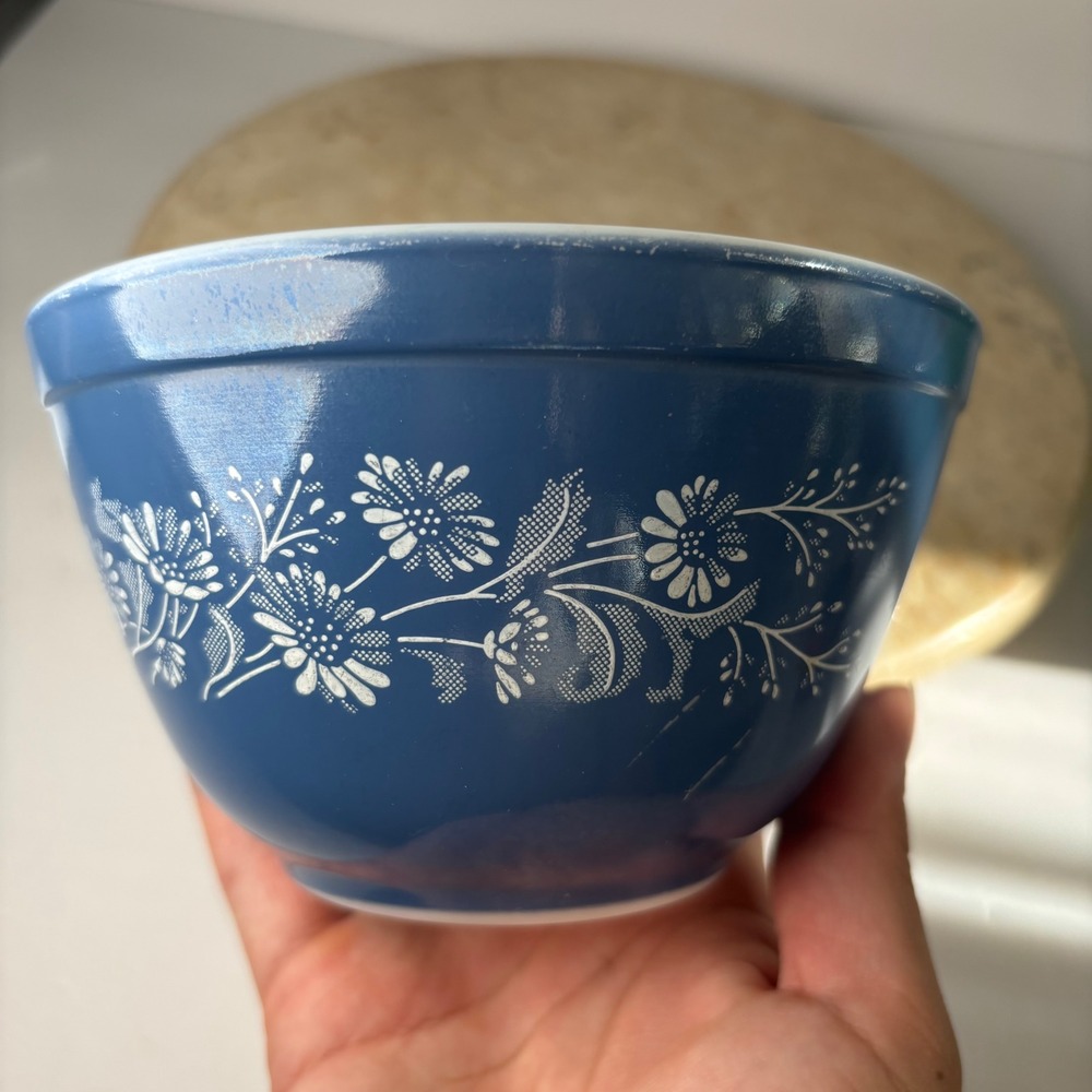Pyrex Mixing Bowl 1.5 Pint Blue Colonial Mist 401 Vintage Floral Milk Glass - Picture 6 of 10